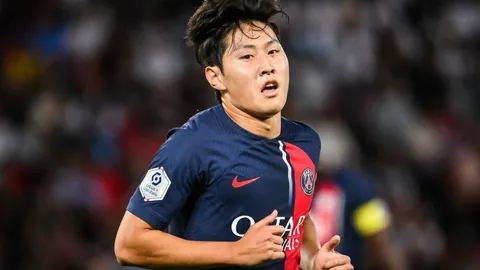 中锋生存指南：破解4鲨围剿，热门6亮27阵容策略分析